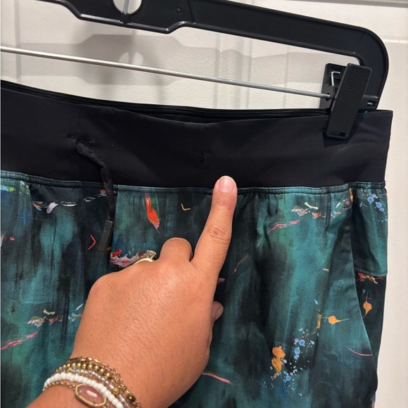 Lululemon T.H.E. 7” Short *Linerless Paint Spark Multi, Small, New - Picture 5 of 6